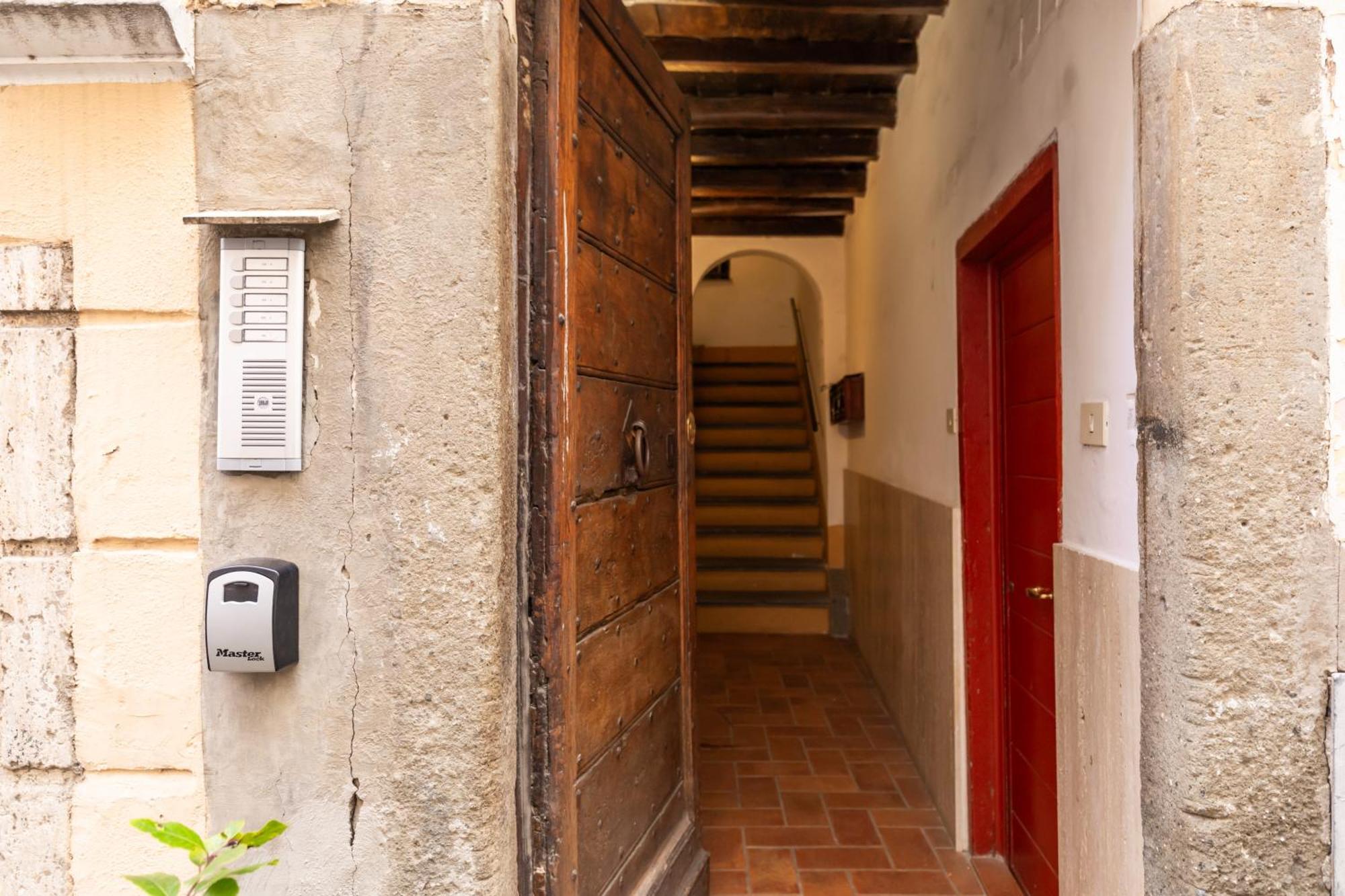 Trastevere Boutique Apartment Rome Bagian luar foto